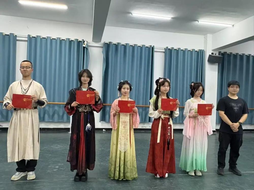 39aa277638764b0fb6502dd5abe3413c.jpg 39aa277638764b0fb6502dd5abe3413c.jpg