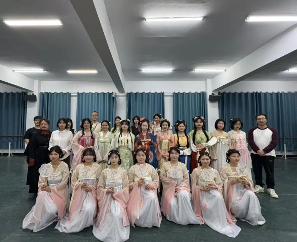 9685a649543143f1a7a4ed3c0f397769.jpg 9685a649543143f1a7a4ed3c0f397769.jpg