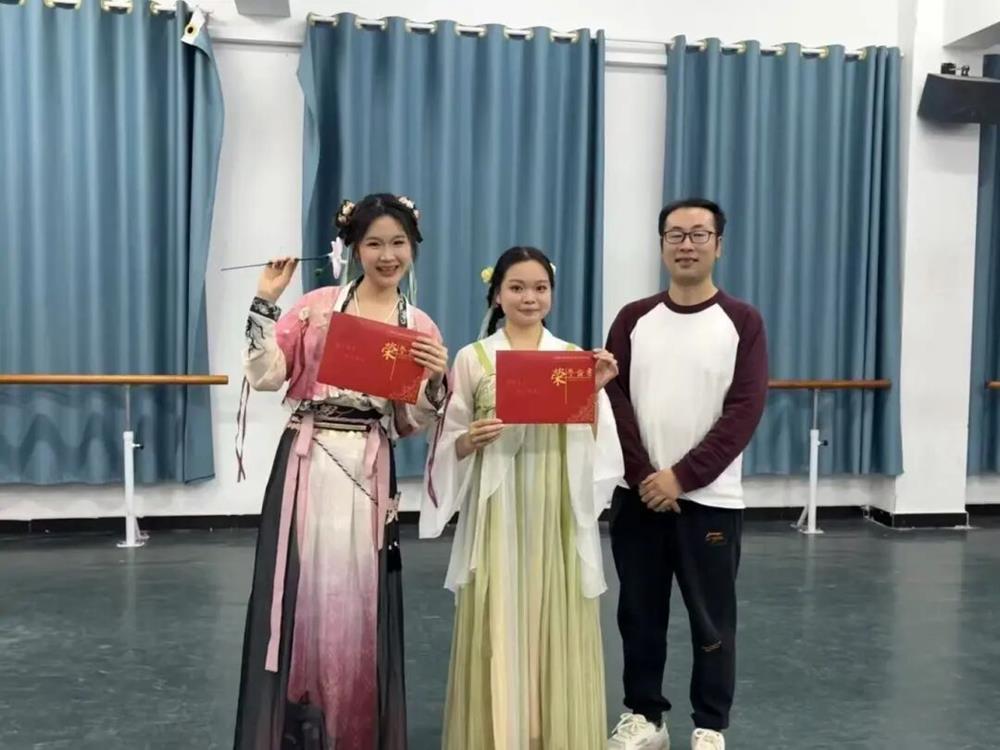 fda5d46a0cbf4a838c0d530812256ab7.jpg fda5d46a0cbf4a838c0d530812256ab7.jpg