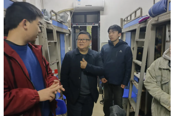 温暖在心，关怀在行||校党委书记与校长全面走访，筑牢学生安全防线