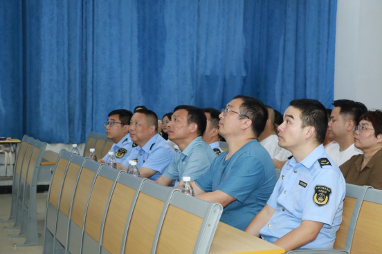 保障、服务、育人---后勤处召开全校班长、生活委员会议