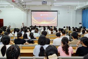 【爱我上饶 当好主人翁】保障、服务、育人 | 我校召开全校班长、生活委员会议